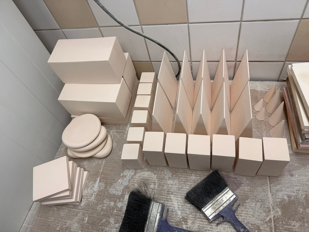 How to Mix Display Shapes Without Making a Retail Counter Look Chaotic