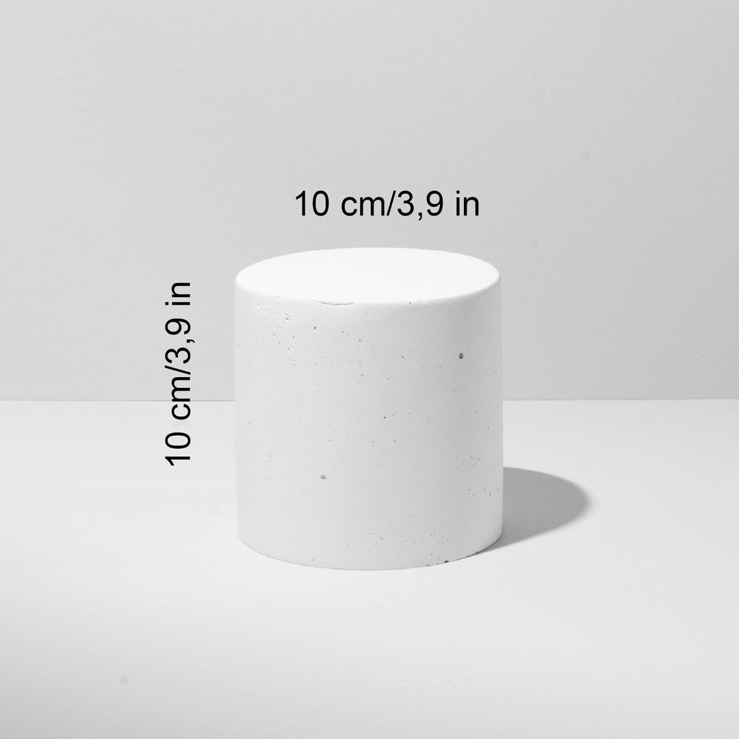 White cylindrical container with dimensions labeled on a gray background