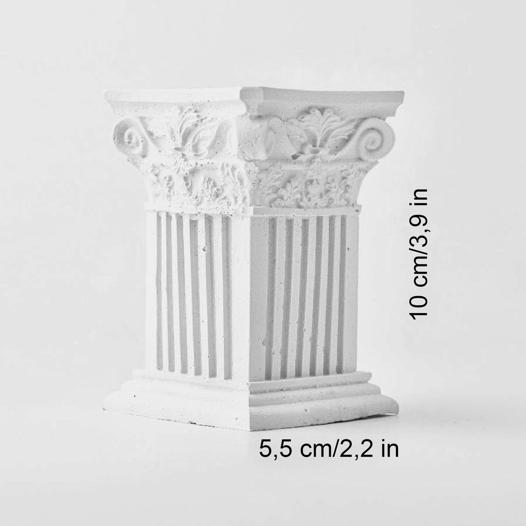 Stable Column Product Display Pedestal with Wide Base