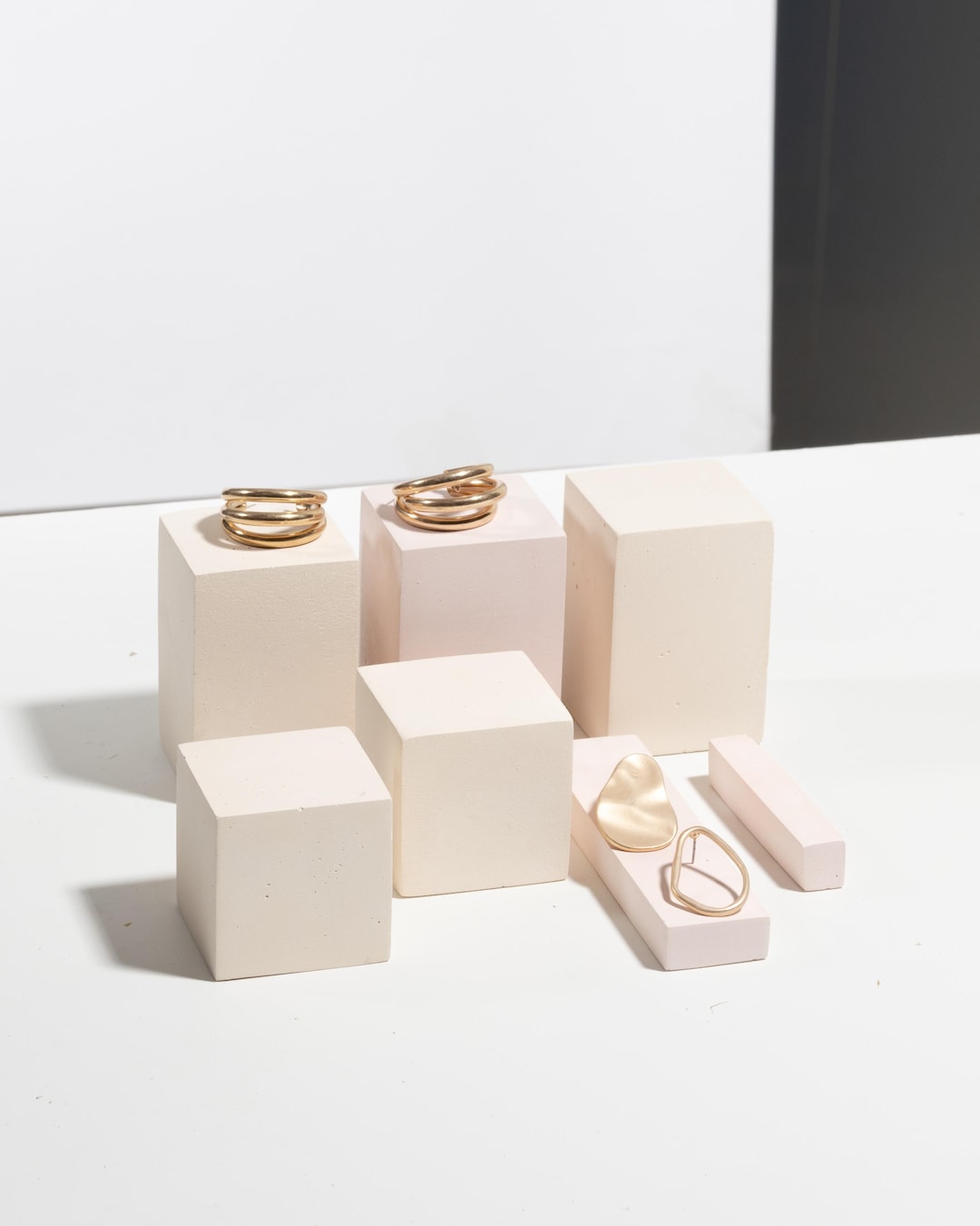 Set minimaliste de blocs de présentation pour bagues et boucles d&