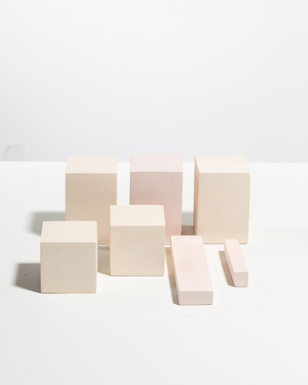 Set minimaliste de blocs de présentation pour bagues et boucles d'oreilles