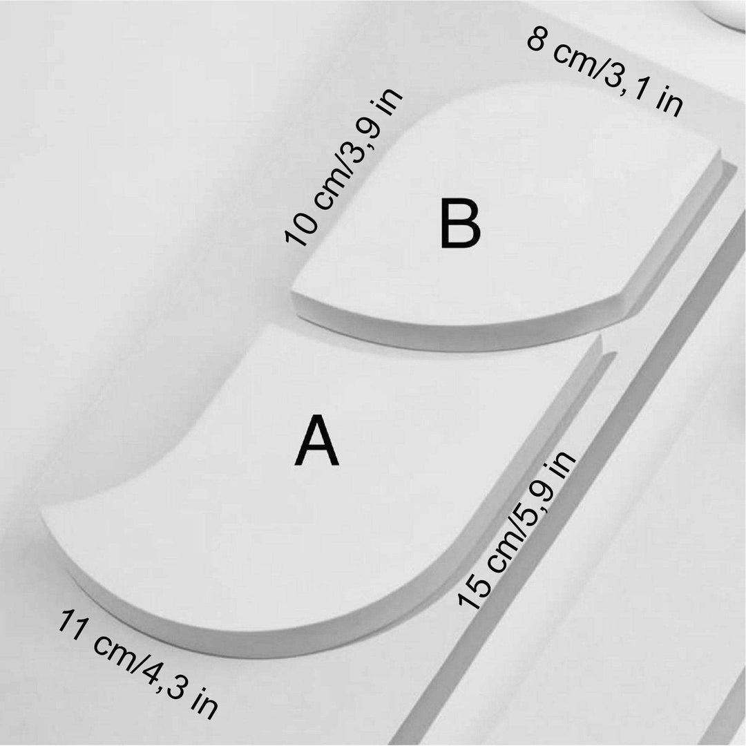 Dimensions of arched riser components A and B from the Dune display set, measuring 11 cm and 8 cm for layering necklaces, earrings, and small cosmetic bottles