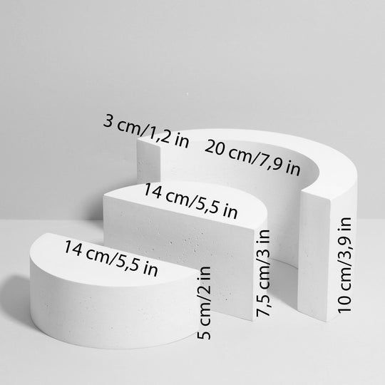 Three half circle risers: approx. 14 x 5 cm / 5.5 x 2 in, 14 x 7.5 cm / 5.5 x 3 in and 20 x 10 cm / 7.9 x 3.9 in